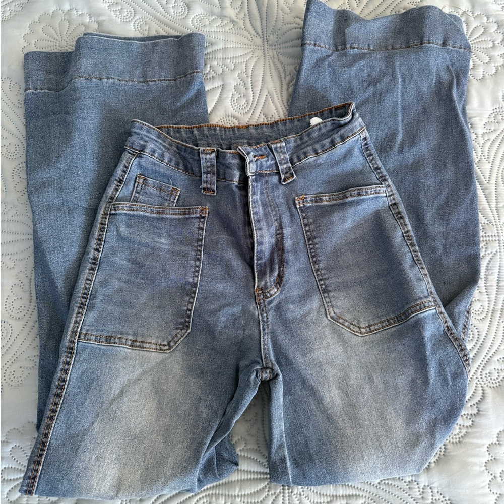 Stylish Denim Jeans Set - Picture 2 of 7